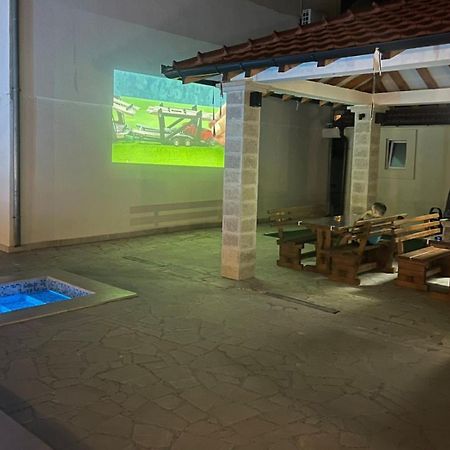 Villa Jelena 트레빈예 외부 사진